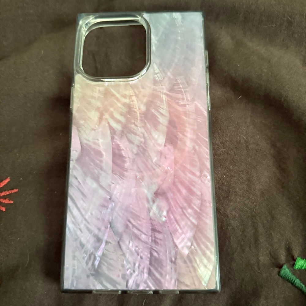 flaunt Iphone 14 pro max iridescent shift case